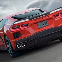 Corvette C8: bez manuálu, bez listových per a s motorem uprostřed