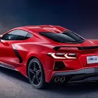 Corvette C8: bez manuálu, bez listových per a s motorem uprostřed