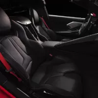 Corvette C8: bez manuálu, bez listových per a s motorem uprostřed
