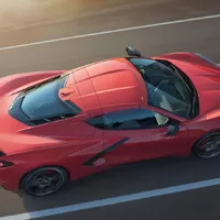 Corvette C8: bez manuálu, bez listových per a s motorem uprostřed