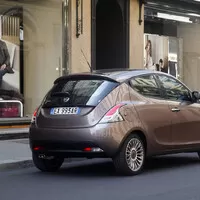 Lancia válcuje Alfu v evropských prodejích