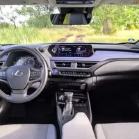 Lexus UX 250h: Rozmazlovat se je správné