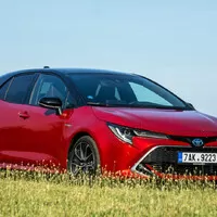 Toyota Corolla 1.8 Hybrid hatchback: Zpátky ni krok!