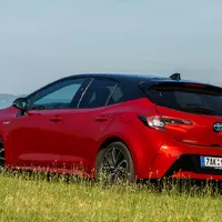 Toyota Corolla 1.8 Hybrid hatchback: Zpátky ni krok!