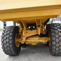 CAT 730: Autíčkář mezi obry