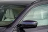 BMW 540i xDrive: Polštářky, dříví a rychlost.