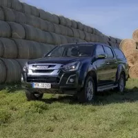 Isuzu D-Max Double Cab: Cesta z velkoměsta do srdce maďarských vinic