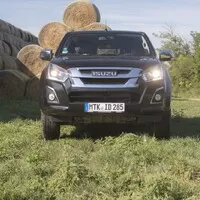 Isuzu D-Max Double Cab: Cesta z velkoměsta do srdce maďarských vinic