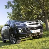 Isuzu D-Max Double Cab: Cesta z velkoměsta do srdce maďarských vinic