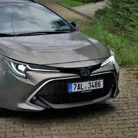 Toyota Corolla TS 1.8 Hybrid Selection: Opravdu už nepotřebujeme diesel?