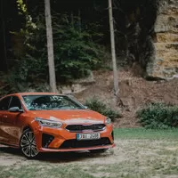Kia Ceed GT: Zbláznil se nám Jeník?