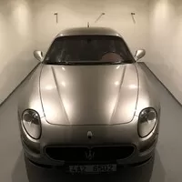 Jaguar XKR vs. Maserati Coupe 4200GT Cambiocorsa: Síla nostalgie
