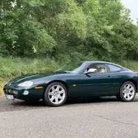 Jaguar XKR vs. Maserati Coupe 4200GT Cambiocorsa: Síla nostalgie