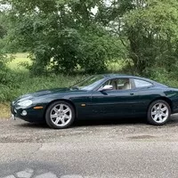 Jaguar XKR vs. Maserati Coupe 4200GT Cambiocorsa: Síla nostalgie