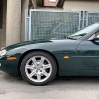 Jaguar XKR vs. Maserati Coupe 4200GT Cambiocorsa: Síla nostalgie