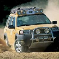 Camel Trophy: Vrátí se někdy žluté Land Rovery?