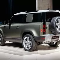 Land Rover Defender: Nová doba