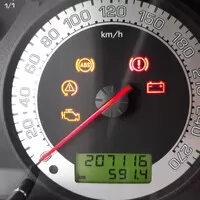 Čištění auta nemusí stát tisíce. Jde to i jinak