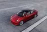 Tesla představuje funkci Summon. Je to systém automatického bourání do překážek.