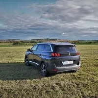 Peugeot 5008 GT Line: MPV v outdoorovém hábitu