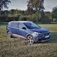 Peugeot 5008 GT Line: MPV v outdoorovém hábitu