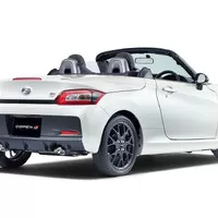 Toyota představí v Tokiu vylepšený Copen i druhou generaci vodíkového Mirai