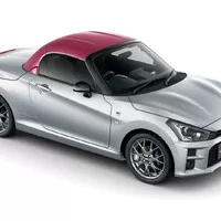 Toyota představí v Tokiu vylepšený Copen i druhou generaci vodíkového Mirai