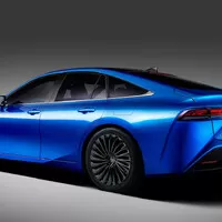 Toyota představí v Tokiu vylepšený Copen i druhou generaci vodíkového Mirai
