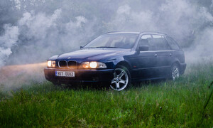 Autíčkářova garáž, Recenze & testy: BMW e39 523i: Hrdina mnichovské stáje tehdy a dnes
