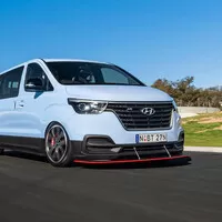 Hyundai H-1N je ideální volba pro všechny, kterým je i30N malá.