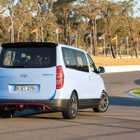Hyundai H-1N je ideální volba pro všechny, kterým je i30N malá.