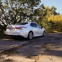 Toyota Camry 2.5 Hybrid Executive VIP: Ber, nebo nech být