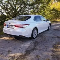 Toyota Camry 2.5 Hybrid Executive VIP: Ber, nebo nech být
