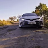 Toyota Camry 2.5 Hybrid Executive VIP: Ber, nebo nech být