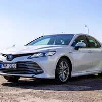 Toyota Camry 2.5 Hybrid Executive VIP: Ber, nebo nech být