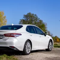 Toyota Camry 2.5 Hybrid Executive VIP: Ber, nebo nech být