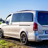 Mercedes-Benz V300d L Avantgarde 4MATIC: Business jet na kolech