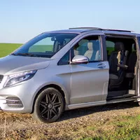 Mercedes-Benz V300d L Avantgarde 4MATIC: Business jet na kolech