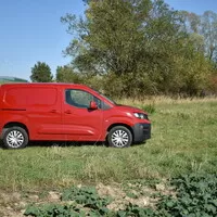 Peugeot Partner 1,5 BlueHDi 130: Přeplněná mysl v přeplněné kabině