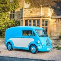 Morris se vrací s elektrickou retro dodávkou