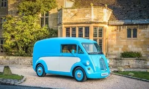 Morris se vrací s elektrickou retro dodávkou