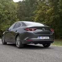 Mazda3 Sedan G122: Jsi tak krásná!