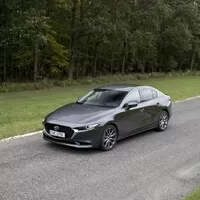 Mazda3 Sedan G122: Jsi tak krásná!