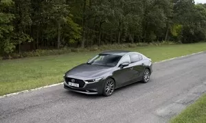 Recenze & testy: Mazda3 Sedan G122: Jsi tak krásná! 