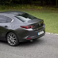 Mazda3 Sedan G122: Jsi tak krásná!