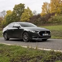 Mazda3 Sedan G122: Jsi tak krásná!