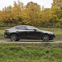 Mazda3 Sedan G122: Jsi tak krásná!