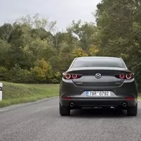 Mazda3 Sedan G122: Jsi tak krásná!