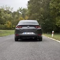 Mazda3 Sedan G122: Jsi tak krásná!