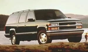 První auto s hvězdou na chodníku slávy je Chevrolet Suburban